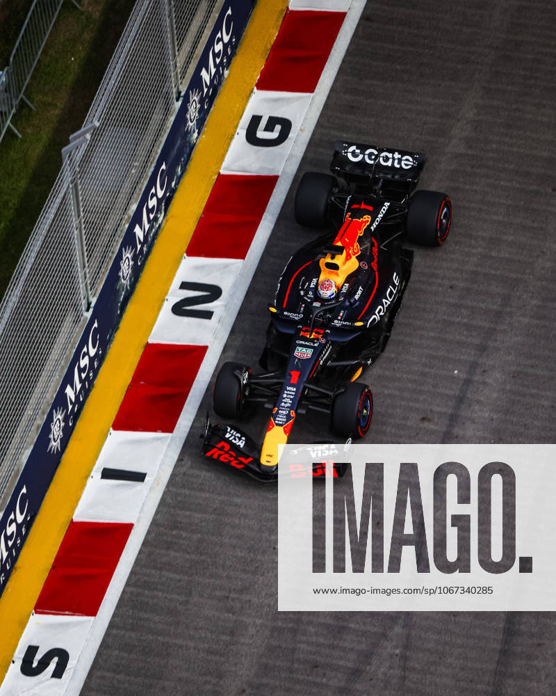 F1 - SINGAPORE GRAND PRIX 2025 01 VERSTAPPEN Max (nld), Red Bull Racing RB21, action during the 2025 Formula 1 Singapore Grand Prix, 18th round of the 2025 FIA Formula One World Championship, WM, Weltmeisterschaft from October 3 to 5, 2025 on the Marina Bay Street Circuit, in Singapore - SingaporeSingapore