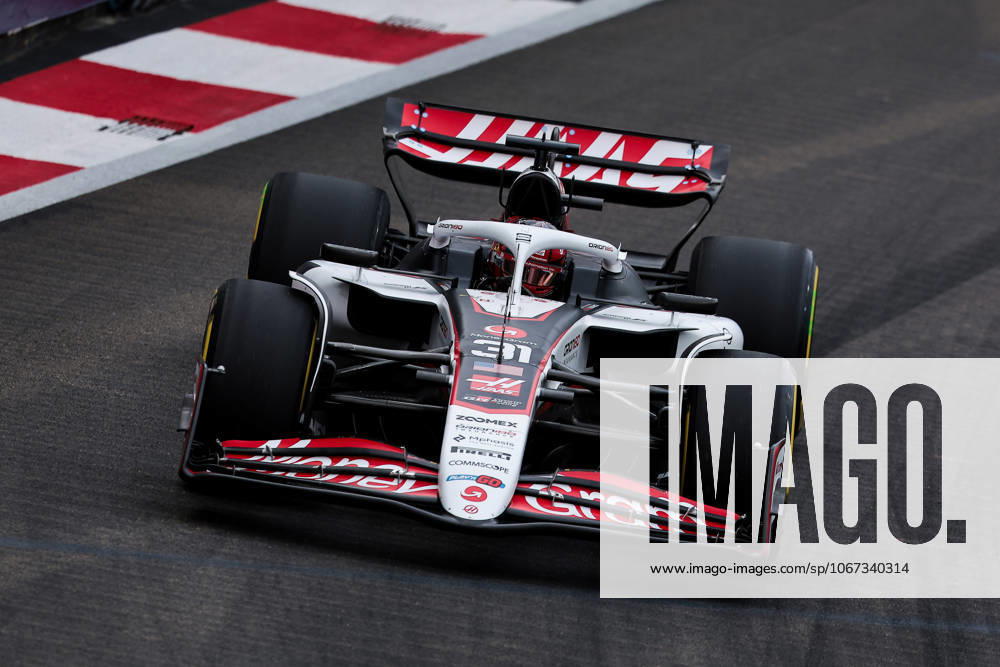 F1 - SINGAPORE GRAND PRIX 2025 31 OCON Esteban (fra), Haas F1 Team VF-25 Ferrari, action during the 2025 Formula 1 Singapore Grand Prix, 18th round of the 2025 FIA Formula One World Championship, WM, Weltmeisterschaft from October 3 to 5, 2025 on the Marina Bay Street Circuit, in Singapore - SingaporeSingapore