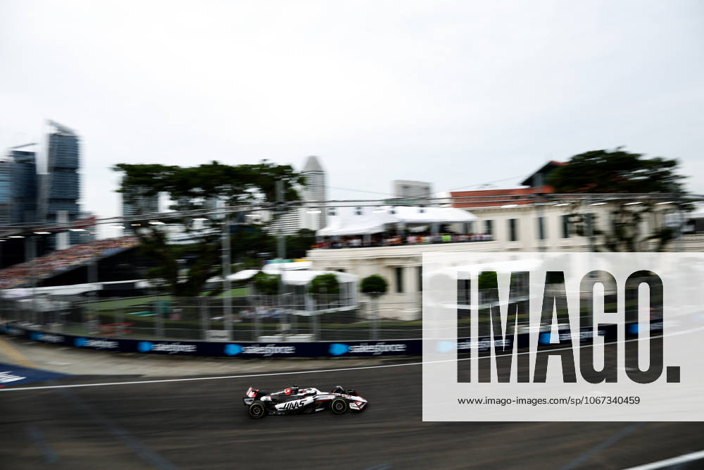 F1 - SINGAPORE GRAND PRIX 2025 31 OCON Esteban (fra), Haas F1 Team VF-25 Ferrari, action during the 2025 Formula 1 Singapore Grand Prix, 18th round of the 2025 FIA Formula One World Championship, WM, Weltmeisterschaft from October 3 to 5, 2025 on the Marina Bay Street Circuit, in Singapore - SingaporeSingapore