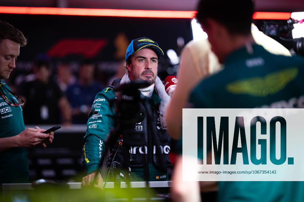 F1 - SINGAPORE GRAND PRIX 2025 ALONSO Fernando (spa), Aston Martin F1 Team AMR25, portrait during the 2025 Formula 1 Singapore Grand Prix, 18th round of the 2025 FIA Formula One World Championship, WM, Weltmeisterschaft from October 3 to 5, 2025 on the Marina Bay Street Circuit, in Singapore - SingaporeSingapore