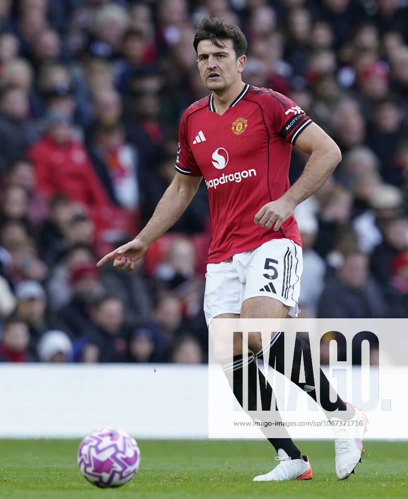 Manchester, England, 4th October 2025. Harry Maguire of Manchester United, ManU during the Manchester United vs Sunderland Premier League match at Old Trafford, Manchester. Picture credit should read: Andrew Yates Sportimage . SPI_061_AY_MAN_UTD_SUN SPI-4195-0057