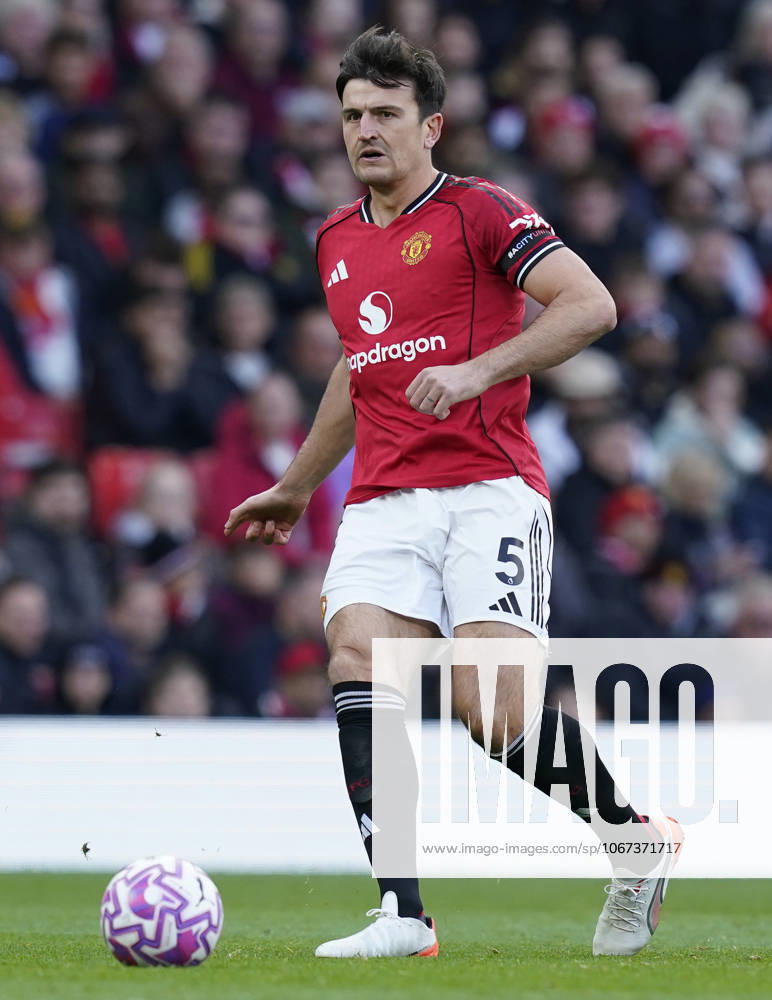 Manchester, England, 4th October 2025. Harry Maguire of Manchester United, ManU during the Manchester United vs Sunderland Premier League match at Old Trafford, Manchester. Picture credit should read: Andrew Yates Sportimage . SPI_062_AY_MAN_UTD_SUN SPI-4195-0058