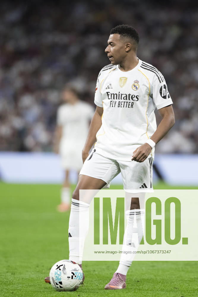 LA LIGA EA Sports - Real Madrid vs Villarreal MADRID, SPAIN - October 4: Kylian Mbappe of Real Madrid in action during the La Liga 2025 26 match between Real Madrid and Villarreal at Santiago Bernabeu Stadium. (Photo by Guille Martinez f22photo) Madrid Santiago Bernabeu Stadium Spain