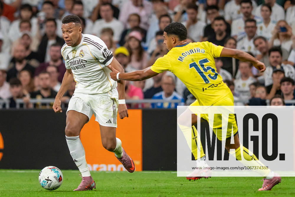 REAL MADRID CF v VILLARREAL CF. LA LIGA 2025 2026. ROUND 8. Real Madrid CFs Kylian Mbappe (l) and Villarreal CF s Santiago Mourino during La Liga match. October 4, 2025. (ALTERPHOTOS Jorge Ropero) MadridSpain