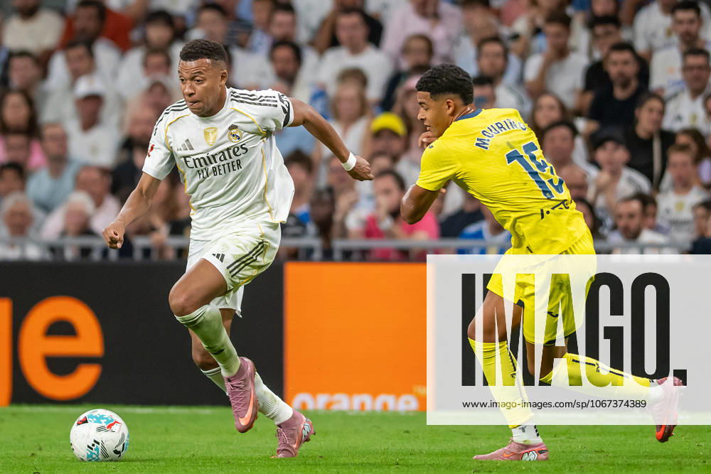 REAL MADRID CF v VILLARREAL CF. LA LIGA 2025 2026. ROUND 8. Real Madrid CFs Kylian Mbappe (l) and Villarreal CF s Santiago Mourino during La Liga match. October 4, 2025. (ALTERPHOTOS Jorge Ropero) MadridSpain