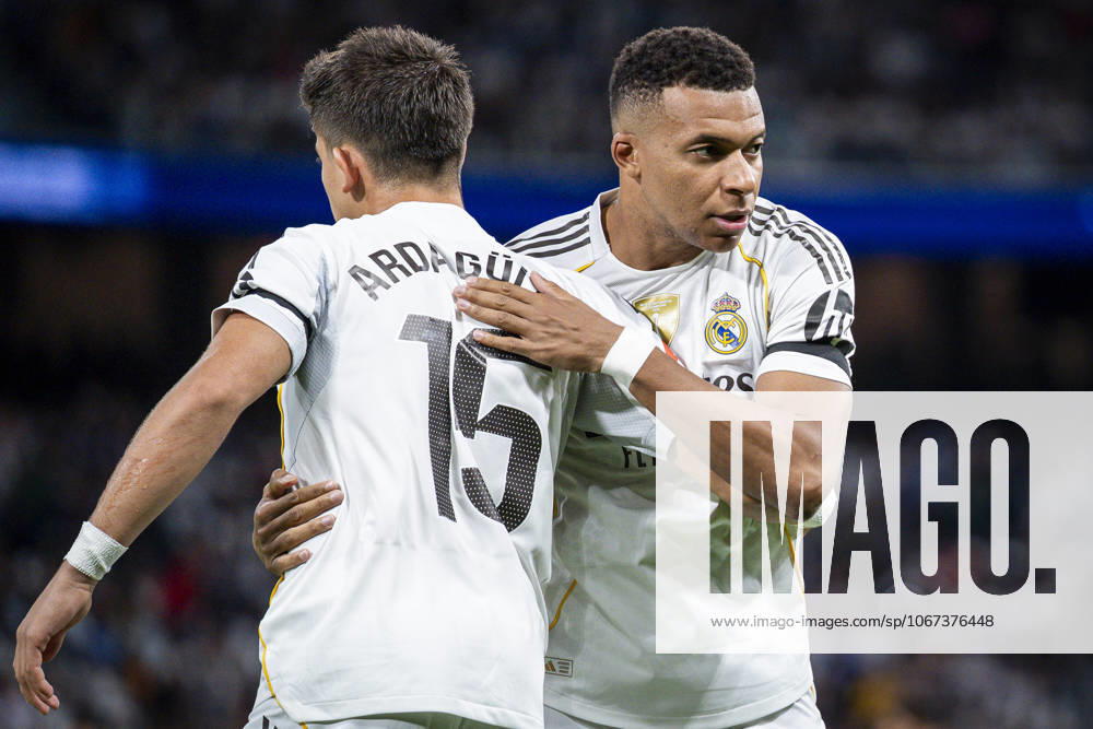 REAL MADRID CF v VILLARREAL CF. LA LIGA 2025 2026. ROUND 8. Real Madrid CFs Arda Guler (l) and Kylian Mbappe during La Liga match. October 4, 2025. (ALTERPHOTOS Toni Garrido) MadridSpain