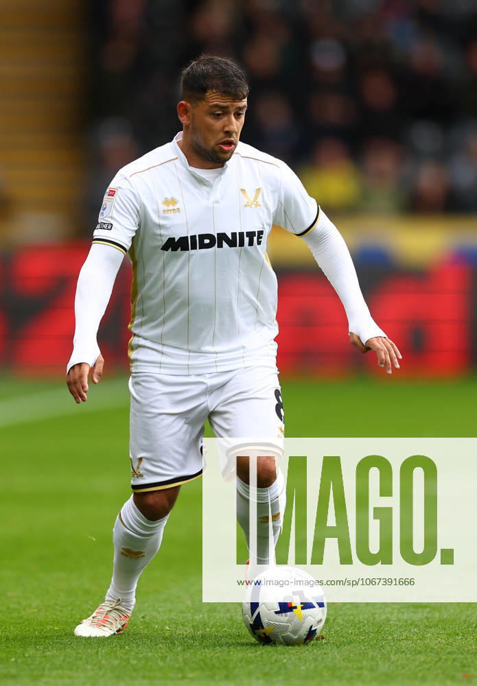 Kingston upon Hull, England, 4th October 2025. Gustavo Hamer of Sheffield United during the Hull City vs Sheffield United Sky Bet Championship match at the MKM Stadium, Kingston upon Hull. Picture credit should read: Simon Bellis Sportimage . SPI_054_SB_Hull_Sheffield_United SPI-4194