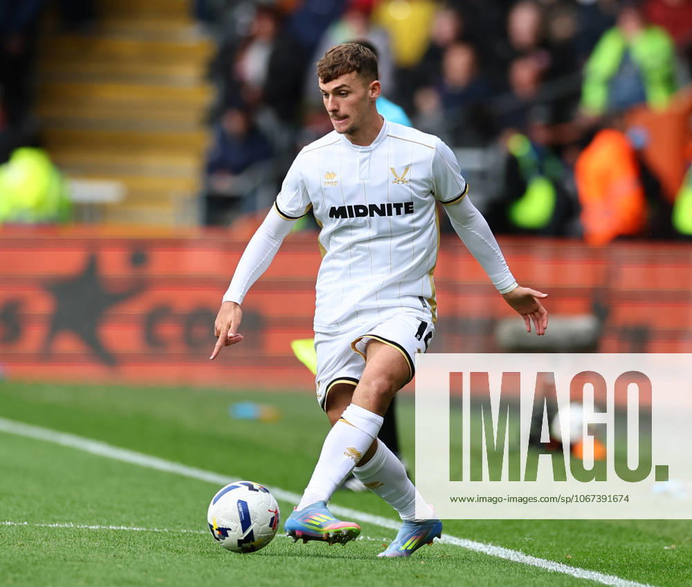 Kingston upon Hull, England, 4th October 2025. Harrison Burrows of Sheffield United during the Hull City vs Sheffield United Sky Bet Championship match at the MKM Stadium, Kingston upon Hull. Picture credit should read: Simon Bellis Sportimage . SPI_122_SB_Hull_Sheffield_United SPI-4194