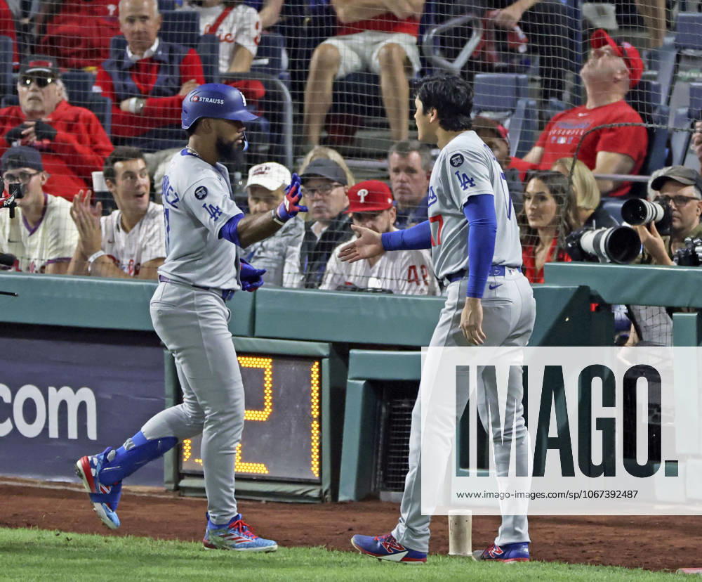 Baseball: Division Series between Dodgers and Phillies Los Angeles Dodgers right fielder Teoscar Hernandez (L) is greeted by Shohei Ohtani after hitting a three-run home run in the seventh inning of Game 1 of the National League Division Series against the Philadelphia Phillies at Citizens Bank Park in Philadelphia on Oct. 4, 2025. A14AA0004911888P