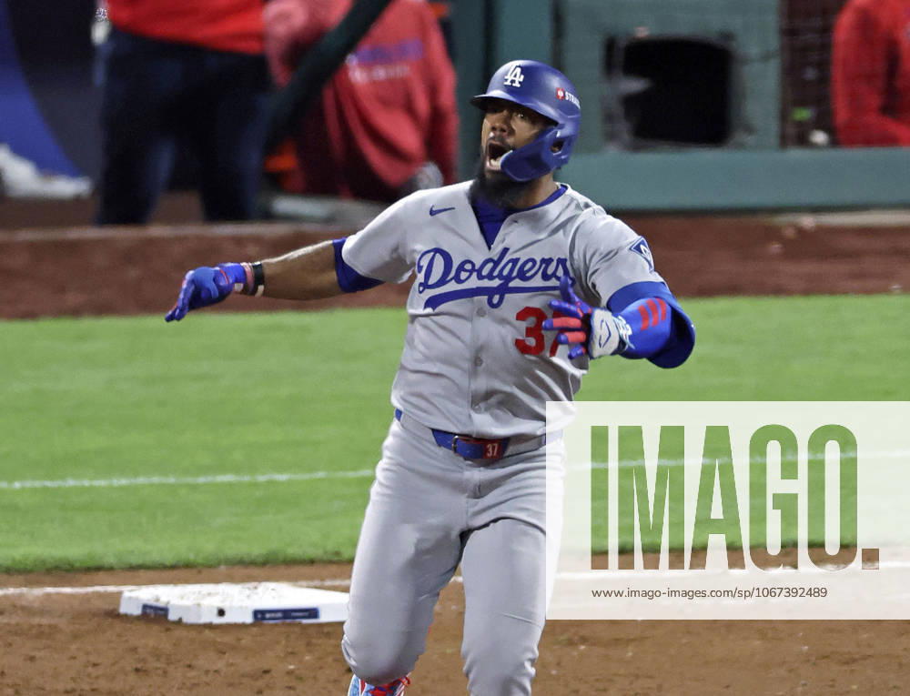 Baseball: Division Series between Dodgers and Phillies Los Angeles Dodgers right fielder Teoscar Hernandez rounds the bases after hitting a three-run home run in the seventh inning of Game 1 of the National League Division Series against the Philadelphia Phillies at Citizens Bank Park in Philadelphia on Oct. 4, 2025. A14AA0004911890P