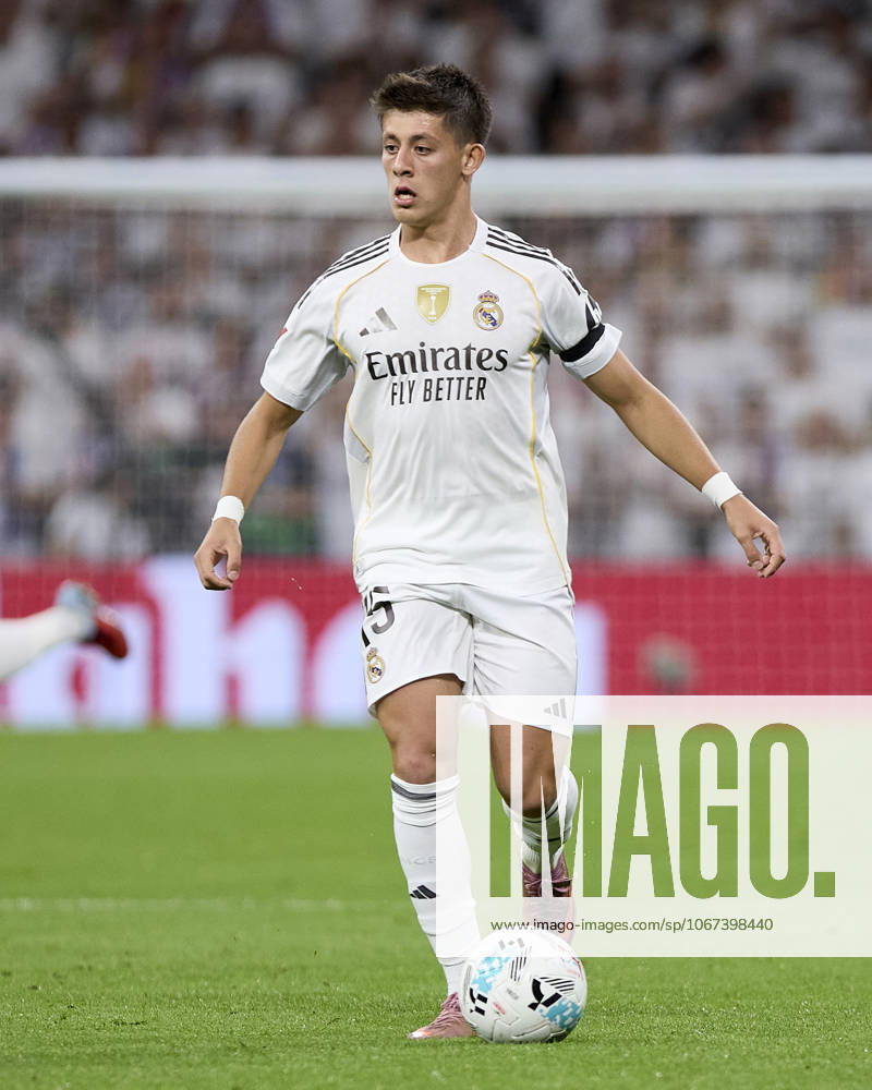 Arda Go¼ler of Real Madrid CF during La Liga football match between Real Madrid CF v Villareal CF at Santiago Bernabeu Stadium in Madrid, Spain, October 4, 2025 Madrid Spain - ZUMAa206 20251004_zsp_a206_179