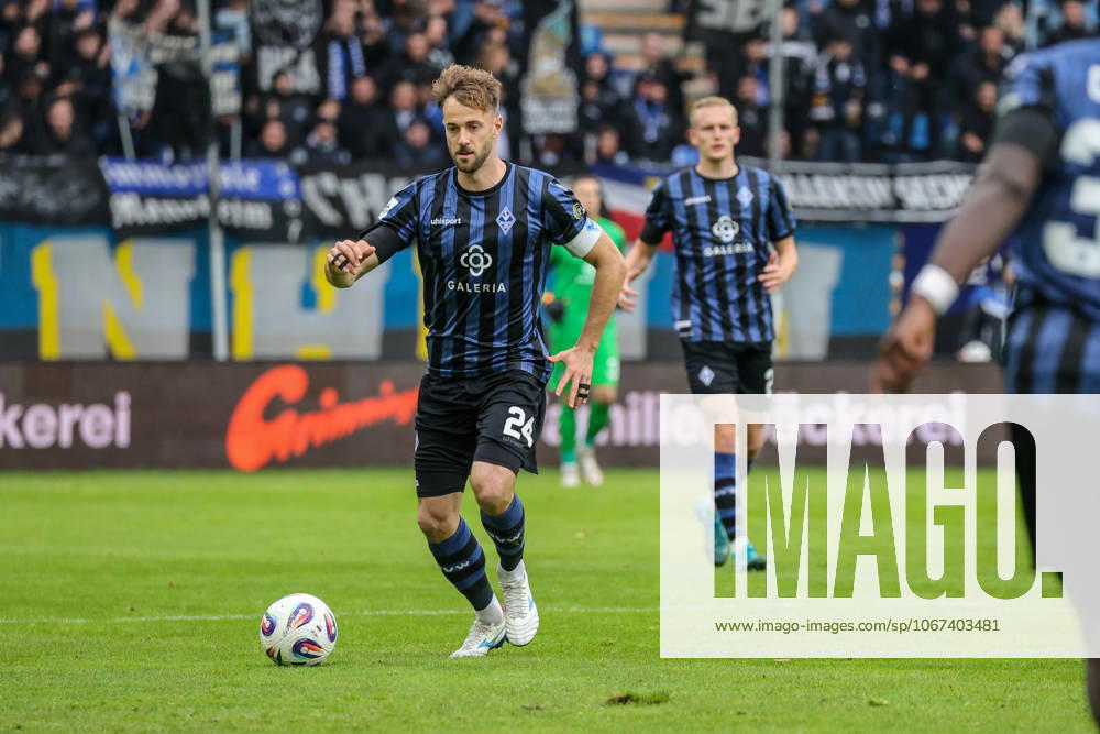 Lukas Klünter (SV Waldhof Mannheim, 24) Fussball: 3. Liga, 10. Spieltag, SV Waldhof Mannheim vs. VfL Osnabrück am 04.10.2025 in Mannheim (Carl-Benz-Stadion), Deutschland Mannheim Carl-Benz-Stadion Deutschland