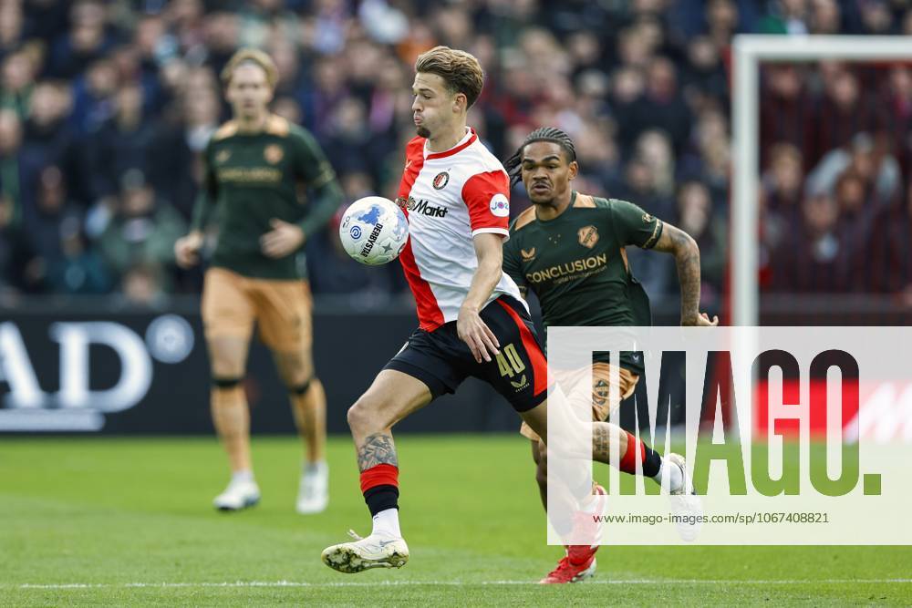 ROTTERDAM - (l-r) Luciano Valente of Feyenoord, Alonzo Engwanda-Ongena of FC Utrecht during the Dutch Eredivisie match between Feyenoord and FC Utrecht at Feyenoord Stadion de Kuip on October 5, 2025, in Rotterdam, Netherlands. ANP MAURICE VAN STEEN Eredivisie 2025 26 ANPxSportx IVx 538411784 originalFilename: 538411784