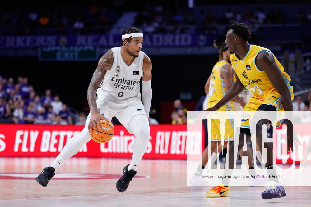 Chuma Okeke of Real Madrid in action during the Spanish League, Liga ACB Endesa, basketball match played between Real Madrid and Dreamland Gran Canaria at Movistar Arena on October 05, 2025, in Madrid, Spain. Madrid Spain - ZUMAa181 20251005_zaa_a181_042