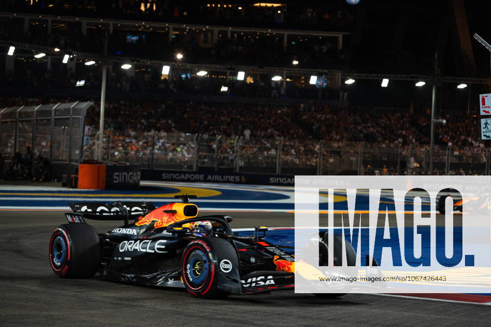 Formula 1 Singapore Grand Prix SINGAPORE, SINGAPORE - OCTOBER 5: Max Verstappen from Red Bull Racing competes in the Formula 1 Singapore Grand Prix at the Marina Bay Street Circuit in Singapore on October 5, 2025. More than 300,000 fans turned out over race weekend according to the organisers. Zakaria Zainal Anadolu Singapore Singapore. Editorial use only. Please get in touch for any other usage.