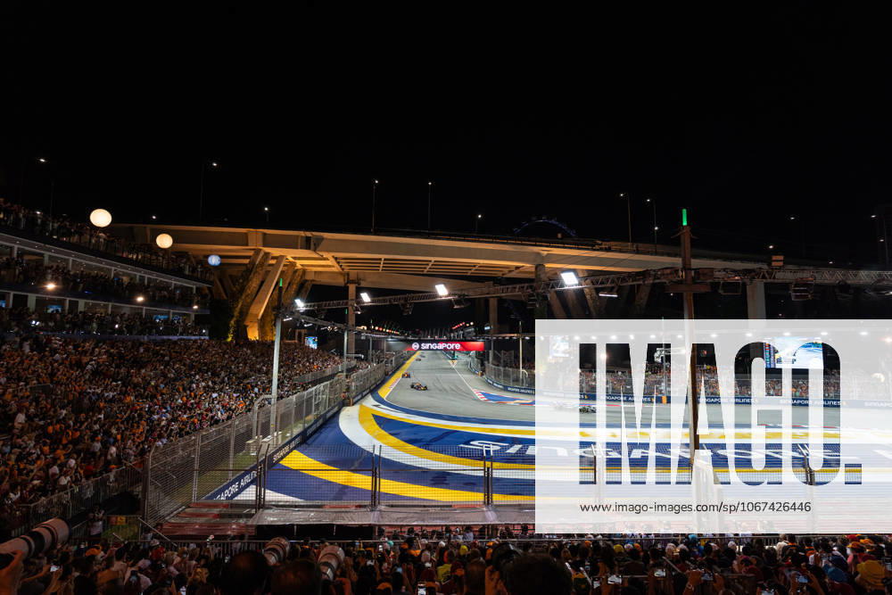 Formula 1 Singapore Grand Prix SINGAPORE, SINGAPORE - OCTOBER 5: Thousands of fans watch the Formula 1 Singapore Grand Prix at the Marina Bay Street Circuit in Singapore on October 5, 2025. More than 300,000 fans turned out over race weekend according to the organisers. Zakaria Zainal Anadolu Singapore Singapore. Editorial use only. Please get in touch for any other usage.