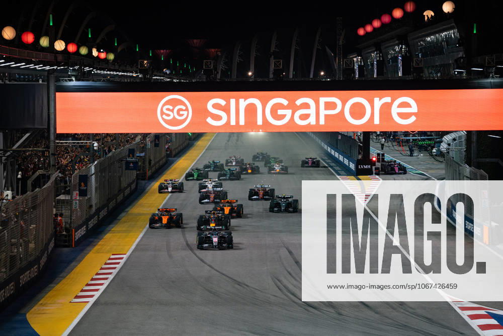 Formula 1 Singapore Grand Prix SINGAPORE, SINGAPORE - OCTOBER 5: Thousands of fans watch the Formula 1 Singapore Grand Prix at the Marina Bay Street Circuit in Singapore on October 5, 2025. More than 300,000 fans turned out over race weekend according to the organisers. Zakaria Zainal Anadolu Singapore Singapore. Editorial use only. Please get in touch for any other usage.