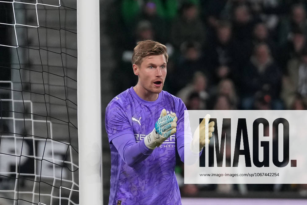 Moritz Nicolas (Borussia Mönchengladbach, 33) , Deutschland, Fussball, 1. Bundesliga, 6.Spieltag, 2025 2026, Borussia Mönchengladbach vs. SC Freiburg, 05.10.2025, BORUSSIA-PARK, Mönchengladbach, Deutschland DFL REGULATIONS PROHIBIT ANY USE OF PHOTOGRAPHS AS IMAGE SEQUENCES AND OR QUASI-VIDEO. Mönchengladbach BORUSSIA-PARK Nordrhein-Westfalen Deutschland