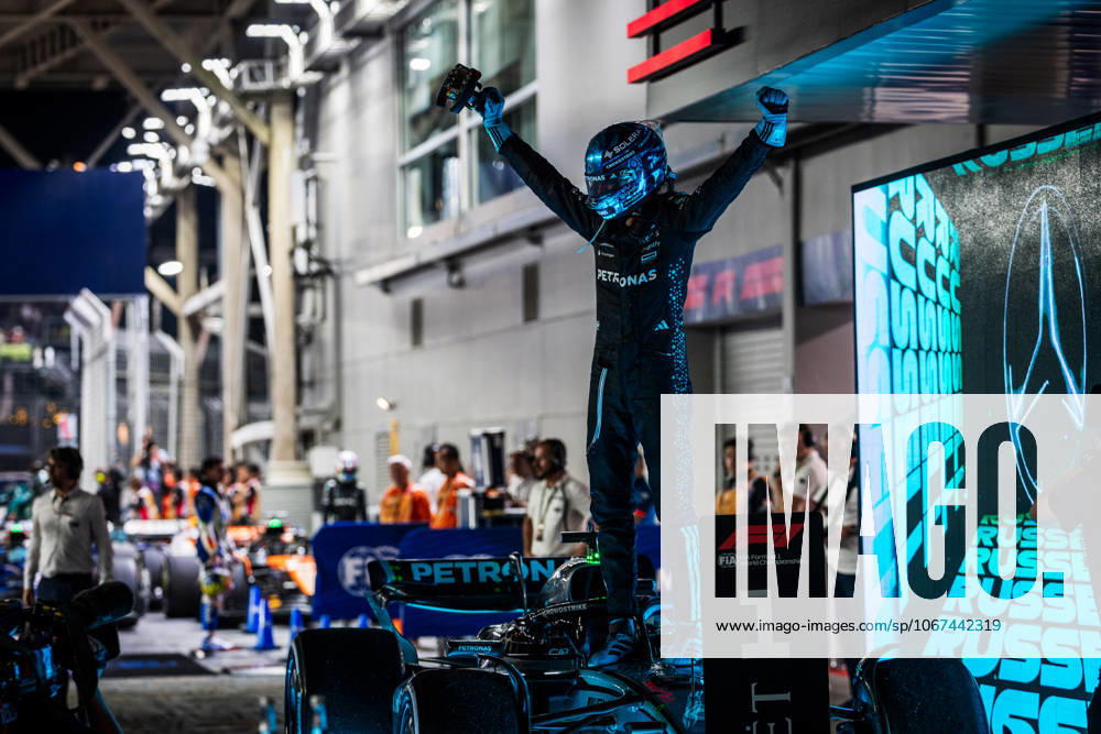 2025 Formula One Singapore Grand Prix Marina Bay Street Circuit, Singapore, Singapore. 5.October.2025; George Russell of Great Britain and Mercedes-AMG PETRONAS F1 Team during Formula One Singapore Grand Prix (Photo by Jay Hirano) Singapore Marina Bay Street Circuit Singapore