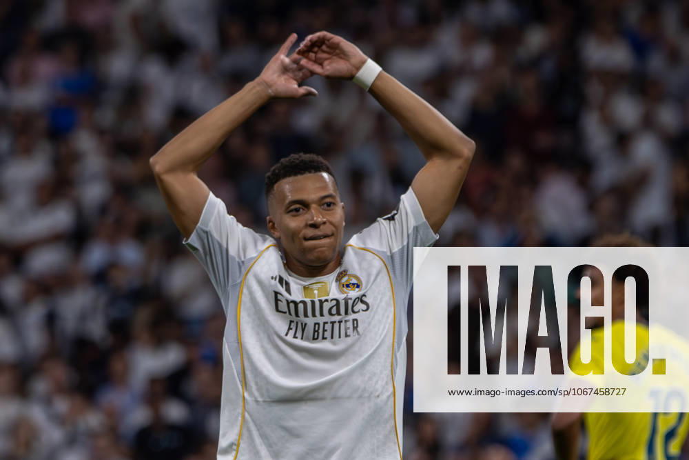 Kylian Mbappà Real Madrid celebrate a goal during the EA SPORTS La Liga 2025-2026 match between Real Madrid and Villarreal CF played at the Santiago Bernabà u Stadium. Final score: Real Madrid 3 - 1 Villarreal CF Madrid Spain - ZUMAs197 20251004_aaa_s197_982