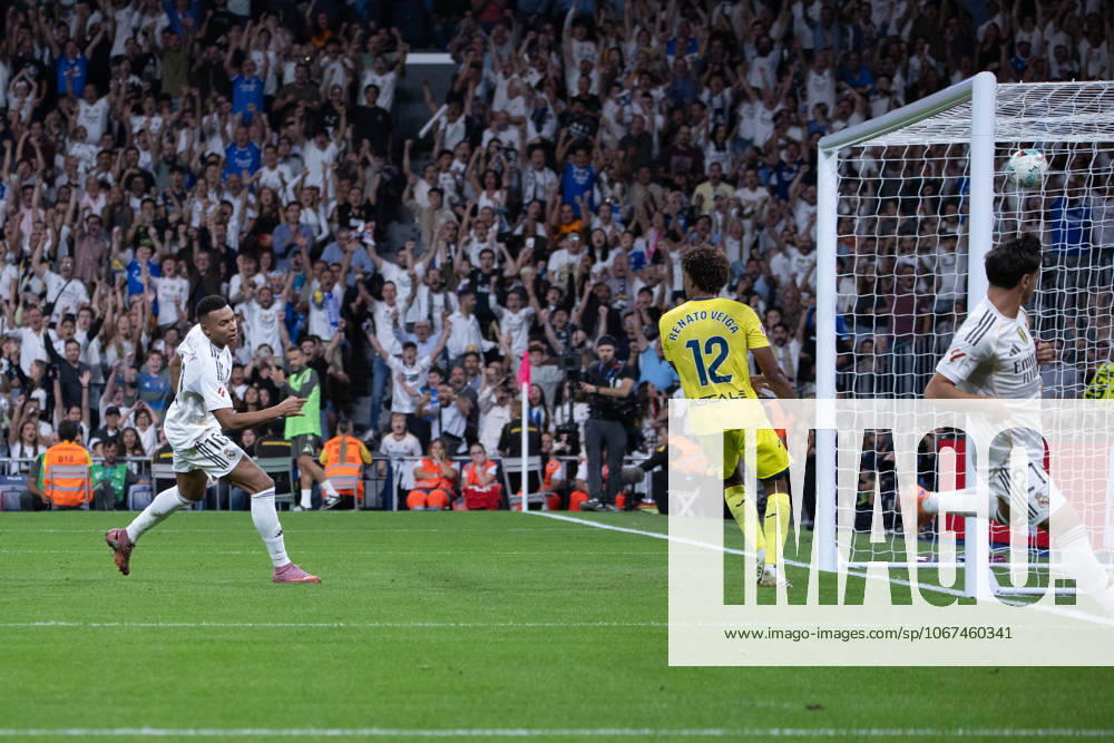 Kylian Mbappà Real Madrid celebrate a goal during the EA SPORTS La Liga 2025-2026 match between Real Madrid and Villarreal CF played at the Santiago Bernabà u Stadium. Final score: Real Madrid 3 - 1 Villarreal CF Madrid Spain - ZUMAs197 20251004_aaa_s197_985