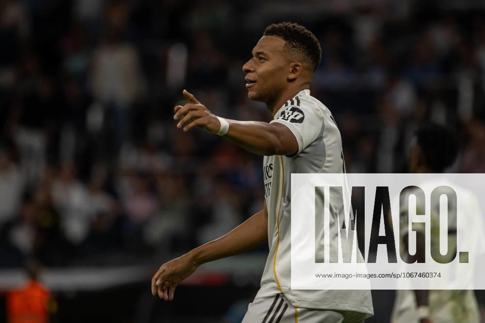 Kylian Mbappà Real Madrid celebrate a goal during the EA SPORTS La Liga 2025-2026 match between Real Madrid and Villarreal CF played at the Santiago Bernabà u Stadium. Final score: Real Madrid 3 - 1 Villarreal CF Madrid Spain - ZUMAs197 20251004_aaa_s197_992
