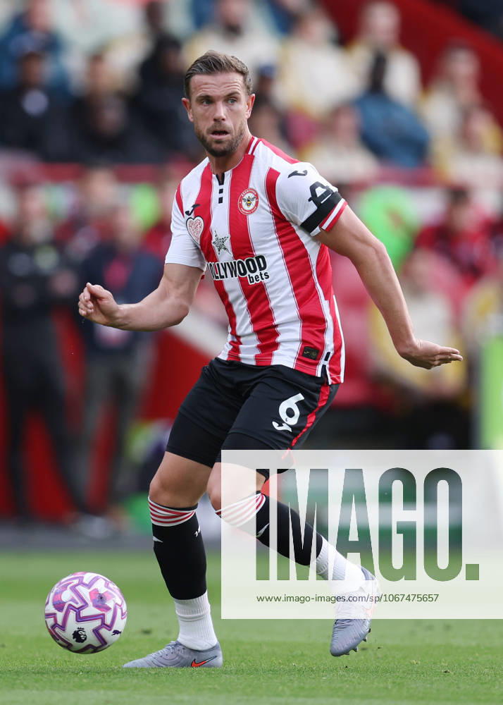 London, England, 5th October 2025. Jordan Henderson of Brentford during the Brentford vs Manchester City Premier League match at Gtech Community Stadium, London. Picture credit should read: Paul Terry Sportimage . SPI_076_PT_Brentford_Man_City SPI-4202-0076