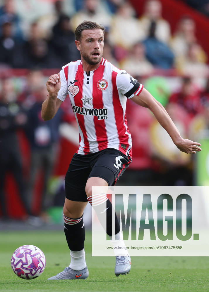 London, England, 5th October 2025. Jordan Henderson of Brentford during the Brentford vs Manchester City Premier League match at Gtech Community Stadium, London. Picture credit should read: Paul Terry Sportimage . SPI_077_PT_Brentford_Man_City SPI-4202-0077