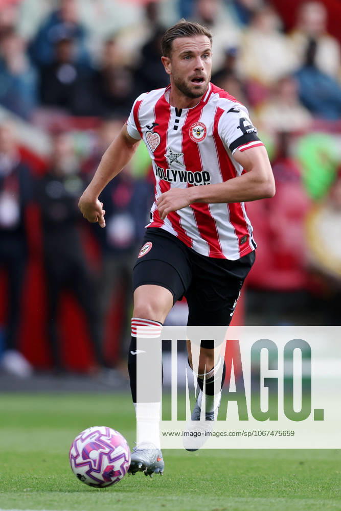 London, England, 5th October 2025. Jordan Henderson of Brentford during the Brentford vs Manchester City Premier League match at Gtech Community Stadium, London. Picture credit should read: Paul Terry Sportimage . SPI_078_PT_Brentford_Man_City SPI-4202-0078