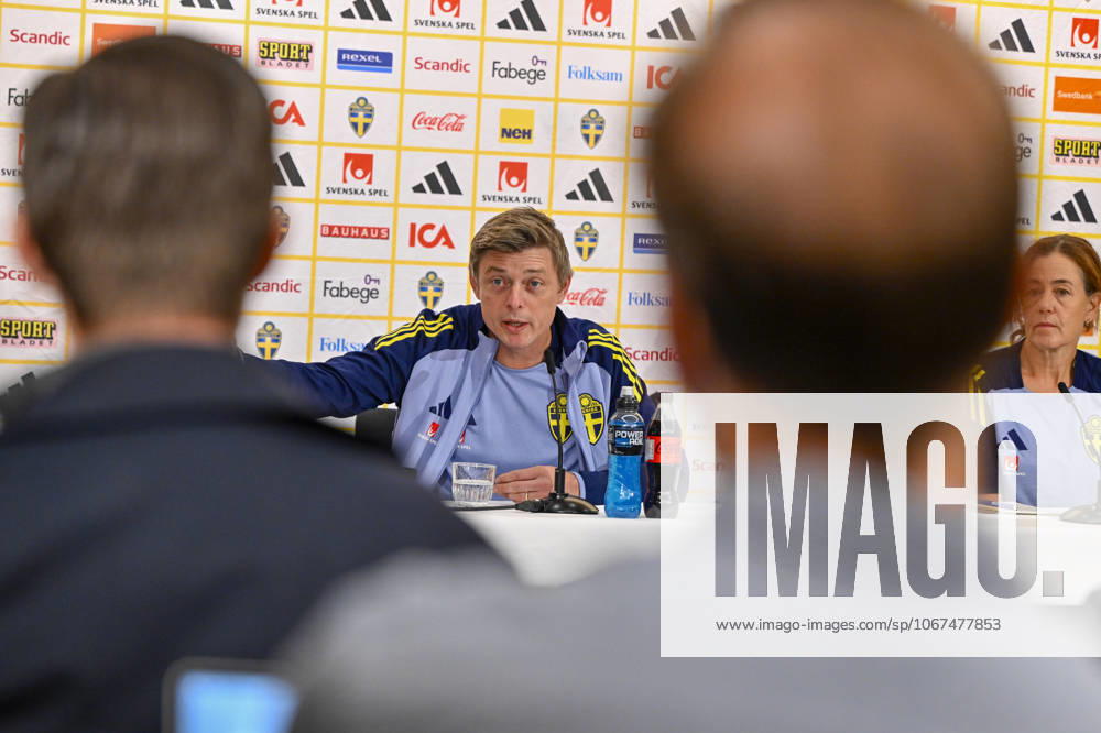 STOCKHOLM, SWEDEN 20251006 national team, Nationalteam captain Jon Dahl Tomasson holds a press conference, PK, Pressekonferenz ahead of the World Cup qualifying match against Switzerland. STOCKHOLM SWEDEN