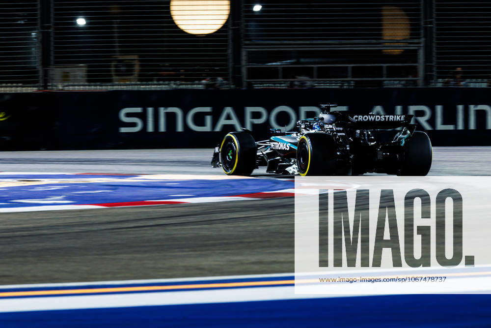George Russell of Great Britain and the Mercedes-AMG PETRONAS Formula One Team during the F1 Grand Prix of Singapore at the Marina Bay Street Circuit. Singapore Singapore - ZUMAs197 20251005_aaa_s197_517