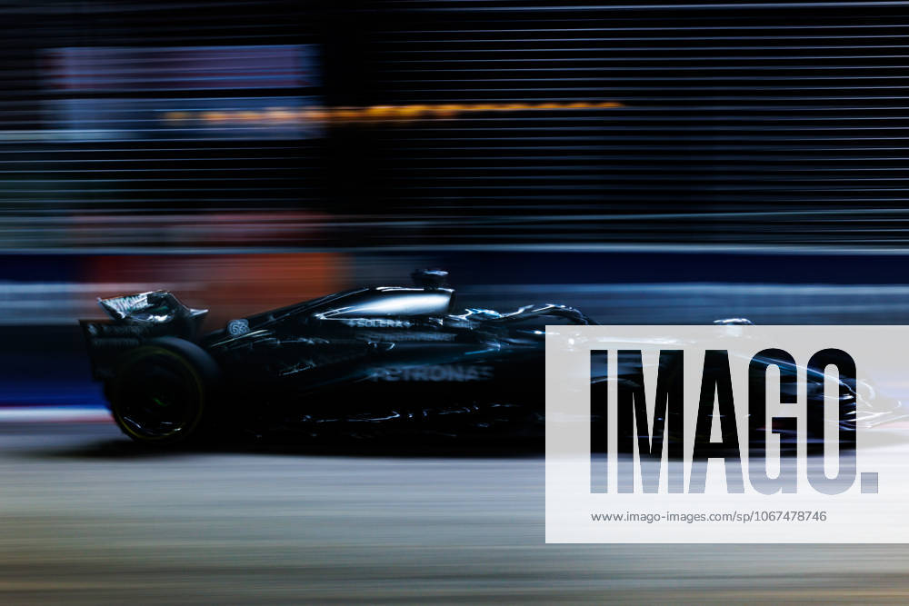 George Russell of Great Britain and the Mercedes-AMG PETRONAS Formula One Team during the F1 Grand Prix of Singapore at the Marina Bay Street Circuit. Singapore Singapore - ZUMAs197 20251005_aaa_s197_561