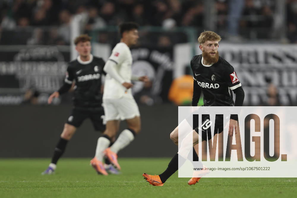Jan-Niklas Beste (SC Freiburg) schaut waehrend des spiels der Bundesliga zwischen Borussia Mönchengladbach und Club Freiburg, Stadion im Borussia-Park am 05. October 2025 in Mönchengladbach, Deutschland. (Foto von Oliver Kaelke DeFodi Images) +++ Jan-Niklas Beste (SC Freiburg) looks on during the Bundesliga match between Borussia Mönchengladbach and Sport-Club Freiburg at Stadion im Borussia-Park on October 5, 2025 in Mönchengladbach, Germany. (Photo by Oliver Kaelke DeFodi Images) DFL regulations prohibit any use of photographs as image sequences and or quasi-video. (Photo by Oliver Kaelke DeFodi Images) Jan Niklas Beste SC Freiburg looks on during the Bundesliga match between Borussia Mönchengladbach and Sport Club Freiburg, Stadion im Borussia Park on October 05 2025 in Mönchengladbach, Germany Photo by Oliver Kaelke DeFodi Images Jan Niklas Beste SC Freiburg looks on during the Bundesliga match between Borussia Mönchengladbach and Sport Club Freiburg at Stadion im Borussia Park on October 5, 2025 in Mönchengladbach, Germany Photo by Oliver Kaelke DeFodi Images DFL regulations prohibit any use of photographs as image sequences and or quasi video Photo by Oliver Kaelke DeFodi Images