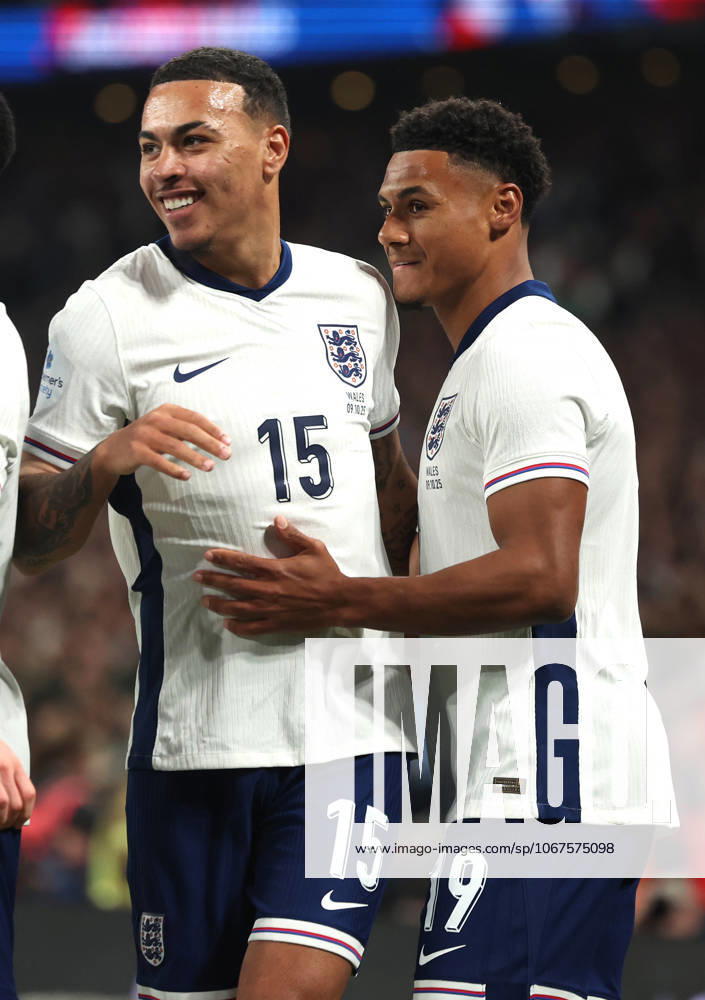 London, England, 9th October 2025. Morgan Rogers (l) first goal scorer with Ollie Watkins (r) of England as he celebrates scoring their second goal during the England vs Wales International Friendly, Länderspiel, Nationalmannschaft match at Wembley Stadium, London. Picture credit should read: David Klein Sportimage . SPI_018_PT_Eng_Wal SPI-4207-0039