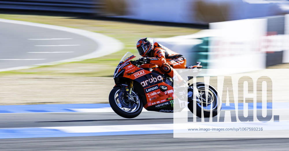 Nicolo Bulega in action during the WorldSBK Championship Free Practice at the Estoril Circuit, Portugal, on October 11, 2025. Cascais Portugal - ZUMAr200 20251010_zsp_r200_014