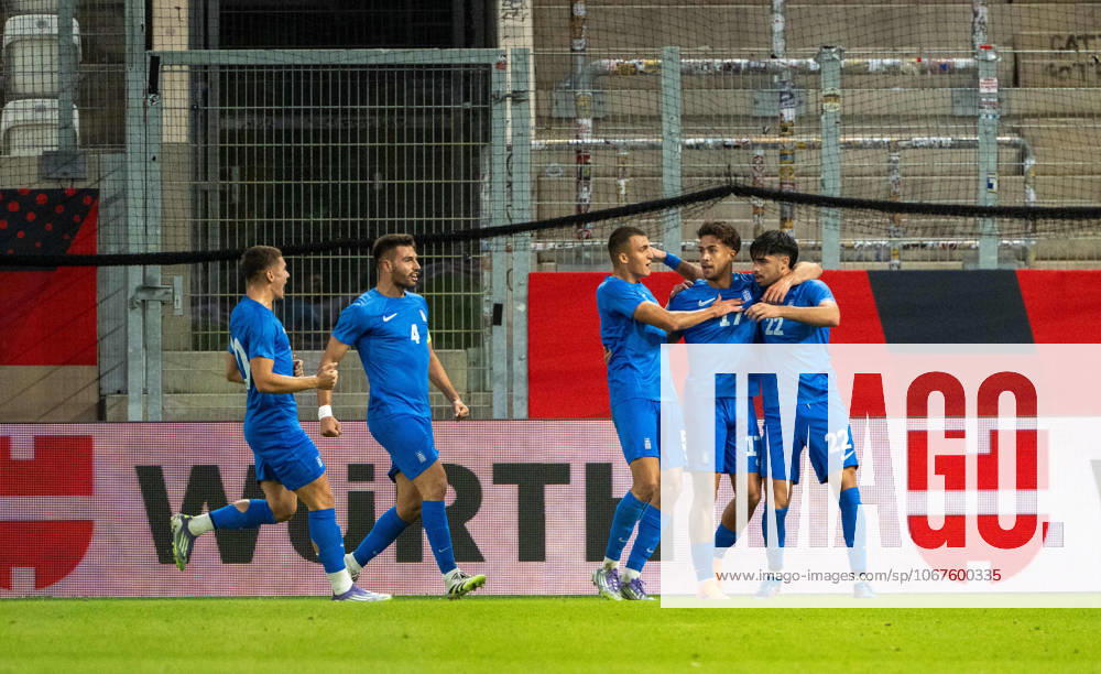 Fußball, Nachwuchs, Saison 2025 26, U21, U 21 EM-Qualifikation (Gruppe F 4. Spieltag) in Jena Deutschland - Griechenland, v. l. Dimitrios Kaloskamis (U21, Griechenland), Alexios Kalogeropoulos (U21, Griechenland), Christos Alexiou (U21, Griechenland), Charalampos Kostoulas (U21, Griechenland), Konstantinos Kostoulas (U21, Griechenland, Jubel nach Tor zum 0:1, 10.10. 2025,