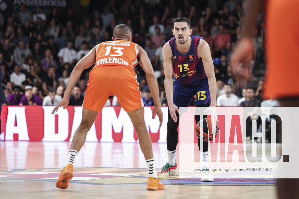 Tomas Satoransky of FC Barcelona, Barca in action during the Turkish Airlines Euroleague 2025 26 League Phase MD3, match played between FC Barcelona and Valencia Basket at Palau Blaugrana on October 10, 2025 in Barcelona, Spain. Barcelona Spain - ZUMAa181 20251010_zaa_a181_406