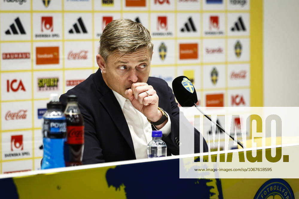 STOCKHOLM, SWEDEN 20251010 Swedish national team, Nationalteam captain Jon Dahl Tomasson during a press conference, PK, Pressekonferenz after Friday s World Cup qualifying soccer match between Sweden and Switzerland at Strawberry Arena, October 10, 2025 in Stockholm, Sweden. STOCKHOLM SWEDEN