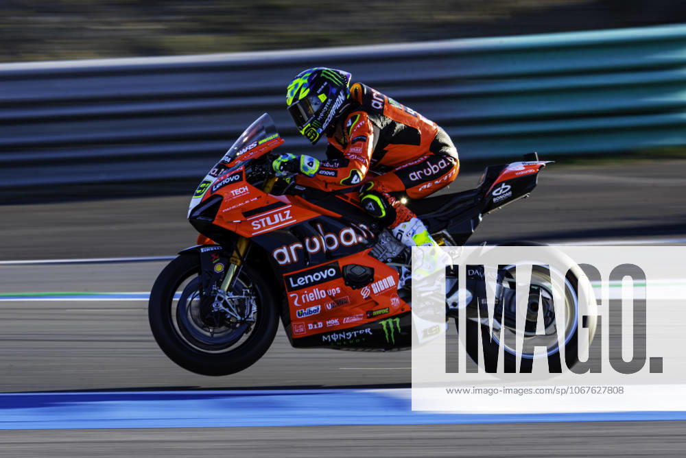 Alvaro Bautista in action during the WorldSBK Championship Free Practice 3 at the Estoril Circuit, Portugal, on October 11, 2025. Cascais Portugal - ZUMAr200 20251011_zsp_r200_002