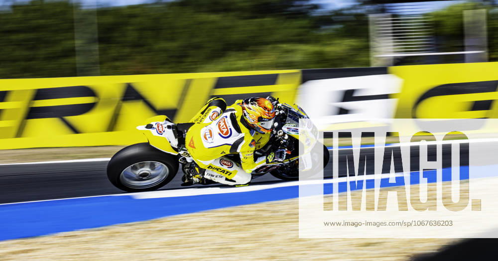 Andrea Iannone in action during the WorldSBK Championship Tissot Superpole at the Estoril Circuit, Portugal, on October 11, 2025. Cascais Portugal - ZUMAr200 20251011_zsp_r200_040