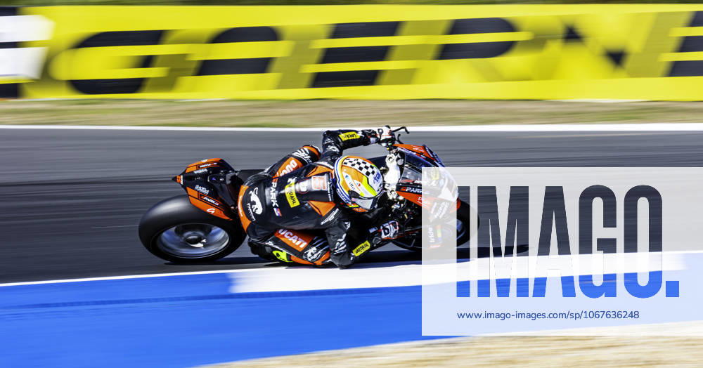 Yari Montella in action during the WorldSBK Championship Tissot Superpole at the Estoril Circuit, Portugal, on October 11, 2025. Cascais Portugal - ZUMAr200 20251011_zsp_r200_050