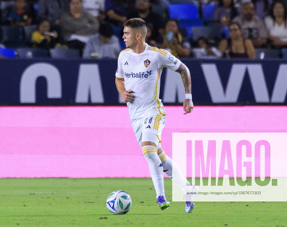 Gabriel Pec 11 of the LA Galaxy during their regular season MLS, Fussball Herren, USA match against the FC Dallas on Saturday October 11, 2025 at Dignity Health Sports Park Stadium in Carson, California. LA Galaxy defeats FC Dallas, 2-1. JAVIER ROJAS PI Los Angeles USA - ZUMAp124 20251011_zaa_p124_042