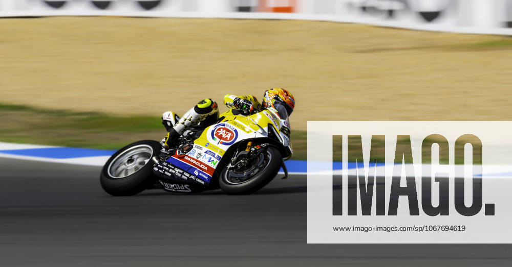 Andrea Iannone in action during the WorldSBK Championship Race 2 at the Estoril Circuit, Portugal, on October 12, 2025. Cascais Portugal - ZUMAr200 20251012_zsp_r200_028