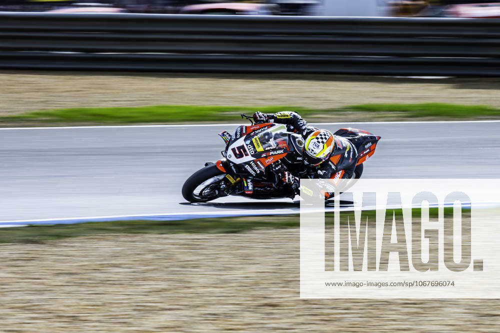 Yari Montella in action during the WorldSBK Championship Race 2 at the Estoril Circuit, Portugal, on October 12, 2025. Cascais Portugal - ZUMAr200 20251012_zsp_r200_070