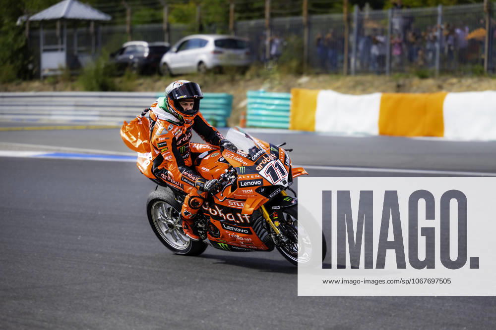 Nicolo Bulega in action during the WorldSBK Championship Race 2 at the Estoril Circuit, Portugal, on October 12, 2025. Cascais Portugal - ZUMAr200 20251012_zsp_r200_094