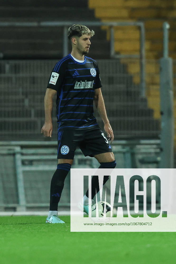 Fussball, FVN Niederrheinpokal Saison 2025 2026 Achtelfinale KFC Uerdingen - MSV Duisburg 15.10.2025, Grotenburg-Stadion +d5ü+ Krefeld Grotenburg-Stadion Nordrhein-Westfalen Deutschland