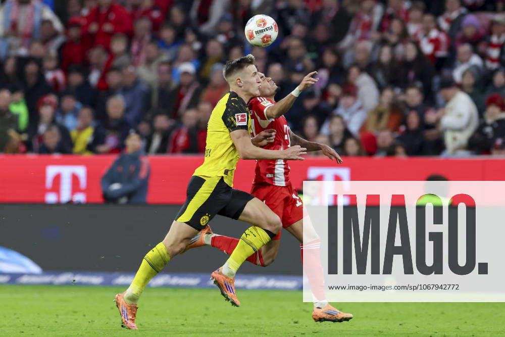 Nico Schlotterbeck (Borussia Dortmund) und Luis Diaz (FC Bayern Muenchen) kaempfen um den Ball, Bundesliga, FC Bayern München v Borussia Dortmund, Allianz Arena am 18. October 2025 in München, Deutschland. (Foto von Marco Steinbrenner DeFodi Images) Nico Schlotterbeck (Borussia Dortmund) und Luis Diaz (FC Bayern Muenchen) battle for the ball, Bundesliga, FC Bayern München v Borussia Dortmund, Allianz Arena, October 18, 2025 in München, Germany. (Photo by Marco Steinbrenner DeFodi Images) DFL regulations prohibit any use of photographs as image sequences and or quasi-video. Nico Schlotterbeck Borussia Dortmund and Luis Diaz FC Bayern Muenchen battle for the ball, Bundesliga, FC Bayern München v Borussia Dortmund, Allianz Arena, October 18, 2025 in Munich, Germany Photo by Marco Steinbrenner DeFodi Images Nico Schlotterbeck Borussia Dortmund and Luis Diaz FC Bayern Muenchen battle for the ball, Bundesliga, FC Bayern München v Borussia Dortmund, Allianz Arena, October 18, 2025 in München, Germany Photo by Marco Steinbrenner DeFodi Images DFL regulations prohibit any use of photographs as image sequences and or quasi video