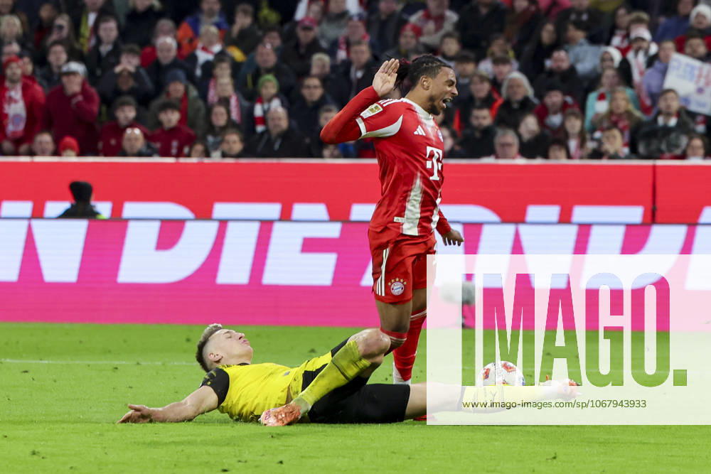 Nico Schlotterbeck (Borussia Dortmund) und Luis Diaz (FC Bayern Muenchen) kaempfen um den Ball, Bundesliga, FC Bayern München v Borussia Dortmund, Allianz Arena am 18. October 2025 in München, Deutschland. (Foto von Marco Steinbrenner DeFodi Images) Nico Schlotterbeck (Borussia Dortmund) und Luis Diaz (FC Bayern Muenchen) battle for the ball, Bundesliga, FC Bayern München v Borussia Dortmund, Allianz Arena, October 18, 2025 in München, Germany. (Photo by Marco Steinbrenner DeFodi Images) DFL regulations prohibit any use of photographs as image sequences and or quasi-video. Nico Schlotterbeck Borussia Dortmund and Luis Diaz FC Bayern Muenchen battle for the ball, Bundesliga, FC Bayern München v Borussia Dortmund, Allianz Arena, October 18, 2025 in Munich, Germany Photo by Marco Steinbrenner DeFodi Images Nico Schlotterbeck Borussia Dortmund and Luis Diaz FC Bayern Muenchen battle for the ball, Bundesliga, FC Bayern München v Borussia Dortmund, Allianz Arena, October 18, 2025 in München, Germany Photo by Marco Steinbrenner DeFodi Images DFL regulations prohibit any use of photographs as image sequences and or quasi video