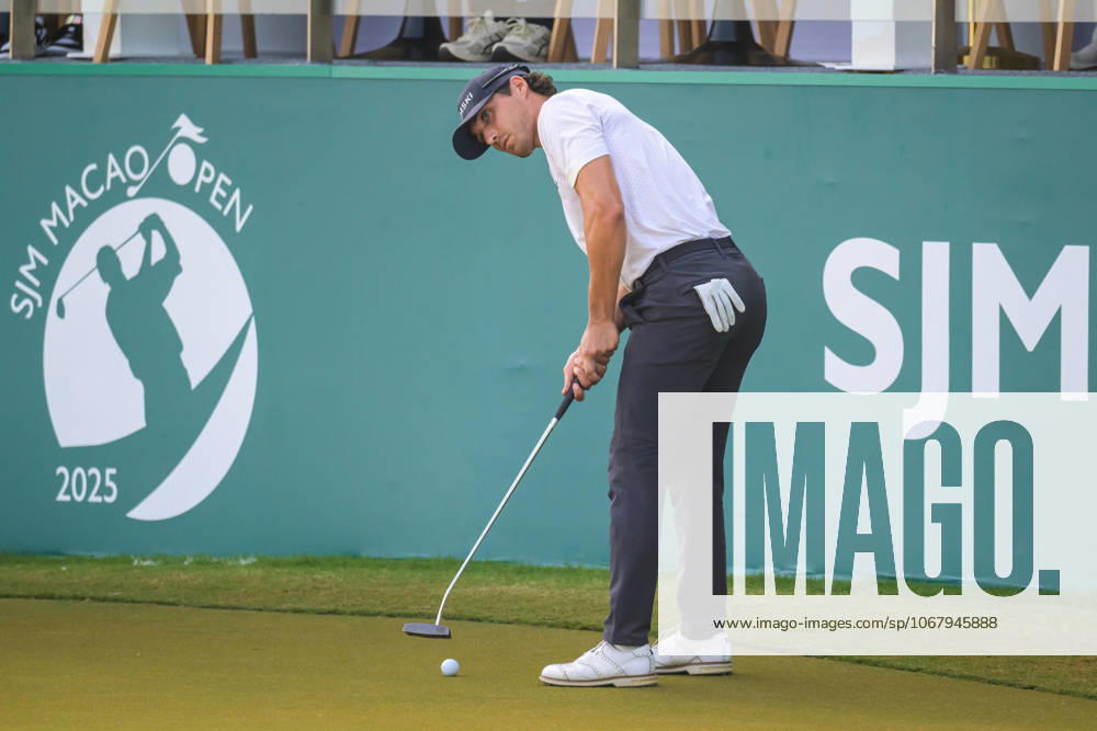 Macau Open Golf , Final Round, Macau Golf and Country Club Coloane, Macao, China . Germanys Dominic Foos Wins the Macau Open Golf after a tiebreaker with Taiwans Wang, Foos in the final round aiming to tie with Wang. Macao China - ZUMAr144 20251019_zap_r144_019