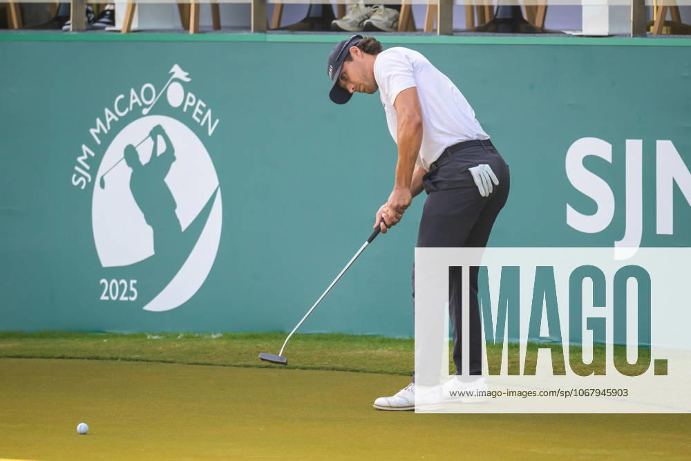 Macau Open Golf , Final Round, Macau Golf and Country Club Coloane, Macao, China . Germanys Dominic Foos Wins the Macau Open Golf after a tiebreaker with Taiwans Wang, Foos in the final round ties with Wang on -17. Macao China - ZUMAr144 20251019_zap_r144_022